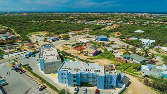 Ground Level Condo 2BR 2BA w Pool Access Gym