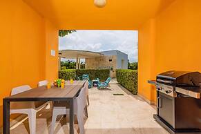 Ground Level Condo 2BR 2BA w Pool Access Gym