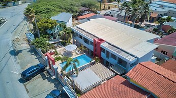 Beautiful Comfy Mins to Palm Eagle Beaches