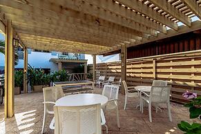 Beautiful Comfy Mins to Palm Eagle Beaches