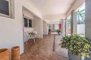 Beautiful Comfy Mins to Palm Eagle Beaches
