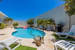 Sleeps 16 Palm Beach - 6BR Villa w Private Pool