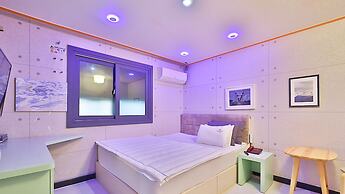 The Apple Hotel