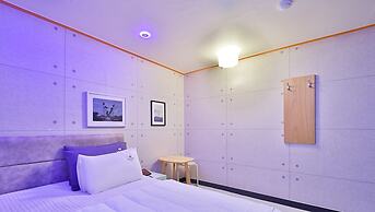 The Apple Hotel
