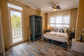 Cunda Ada Kızı Otel