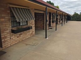Miles Outback Motel