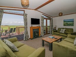 Three Views Lodge