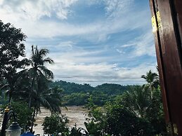 Villa Phonethip Mekong Riverside