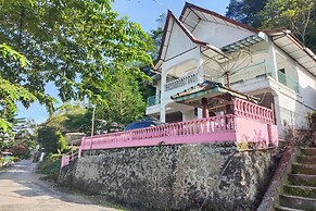 Hotel O Penginapan & Villa Sirait
