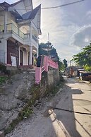 Hotel O Penginapan & Villa Sirait