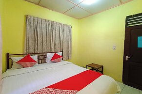 Hotel O Penginapan & Villa Sirait