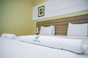 Green Side Hotel
