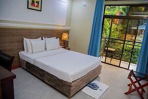 Green Side Hotel
