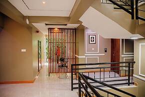 Green Side Hotel