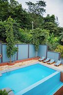 Green Side Hotel