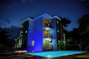 Green Side Hotel