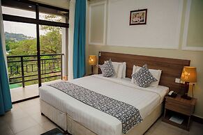 Green Side Hotel