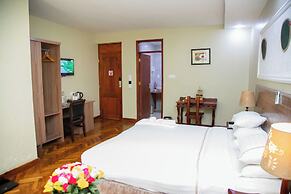 Green Side Hotel
