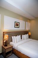 Green Side Hotel