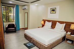 Green Side Hotel