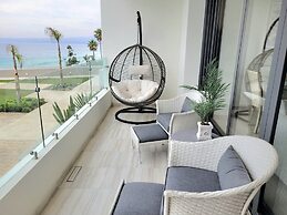 Seafront Luxury Condo Pool Jacuzzi