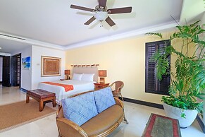 Luxurious 3 Bedroom Condo