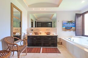 Luxurious 3 Bedroom Condo