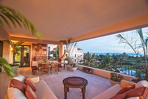 Luxurious 3 Bedroom Condo