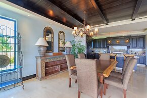 Luxurious 3 Bedroom Condo