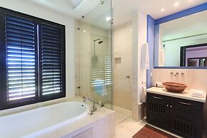 Luxurious 3 Bedroom Condo