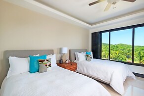 Amazing 4 Bedroom Condo