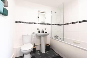 Apartment Sleeps 4 With Free Parking