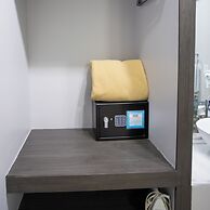 653 Hotel