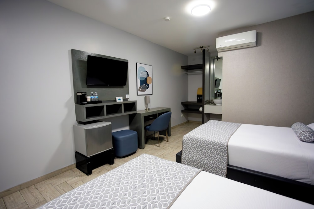 653 Hotel