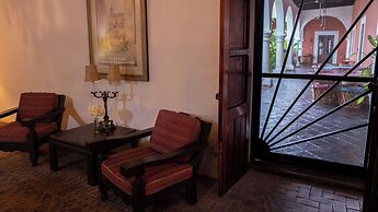 La Mansión Hotel