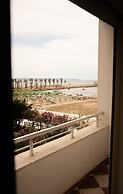 Wave Beachfront Apartments