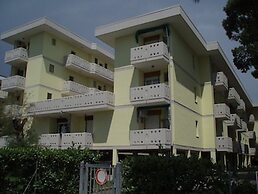 Nice Studio With Side sea View