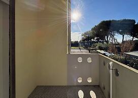 Nice Studio With Side sea View