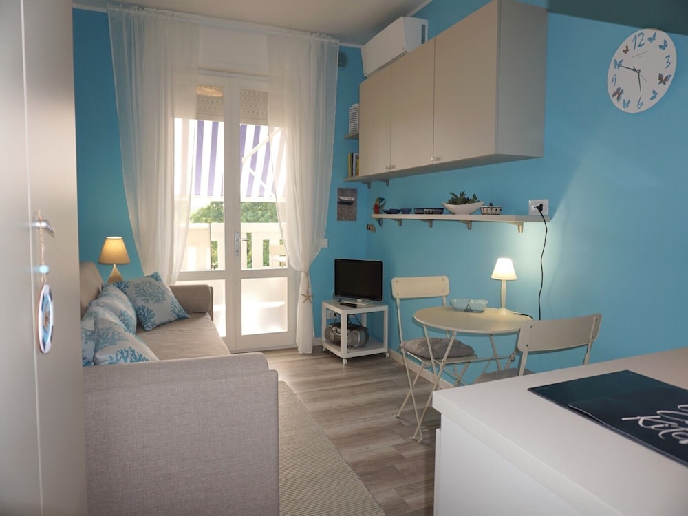 Modern Lovely Studio With Swimming Pool by Beahost Rentals