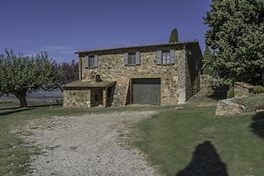Orcia Panoramic View With Pool