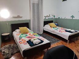 Marijano Dvosobni Apartman s Vrtom