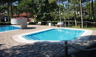 Poolside Flat 50mt From the sea