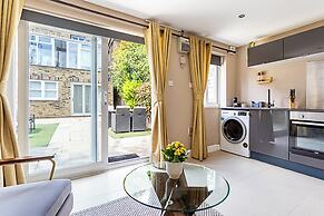 Charming Garden Studio