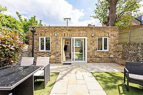 Charming Garden Studio