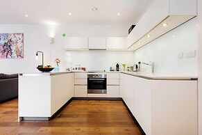 Bright Space Near Sherlock Holmes Museum
