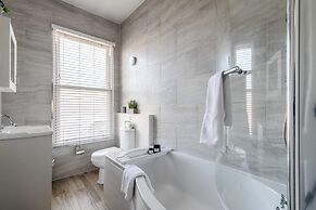 Chic and Cheerful Flat in Willesden Green