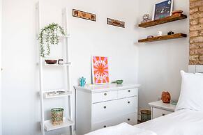Chic and Cheerful Flat in Willesden Green