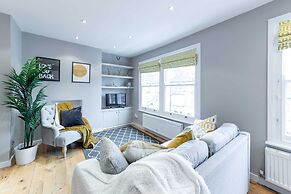 Stylish Shepherds Bush Flat