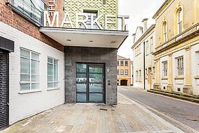 Modern Brentford Flat
