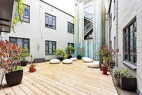Modern Brentford Flat